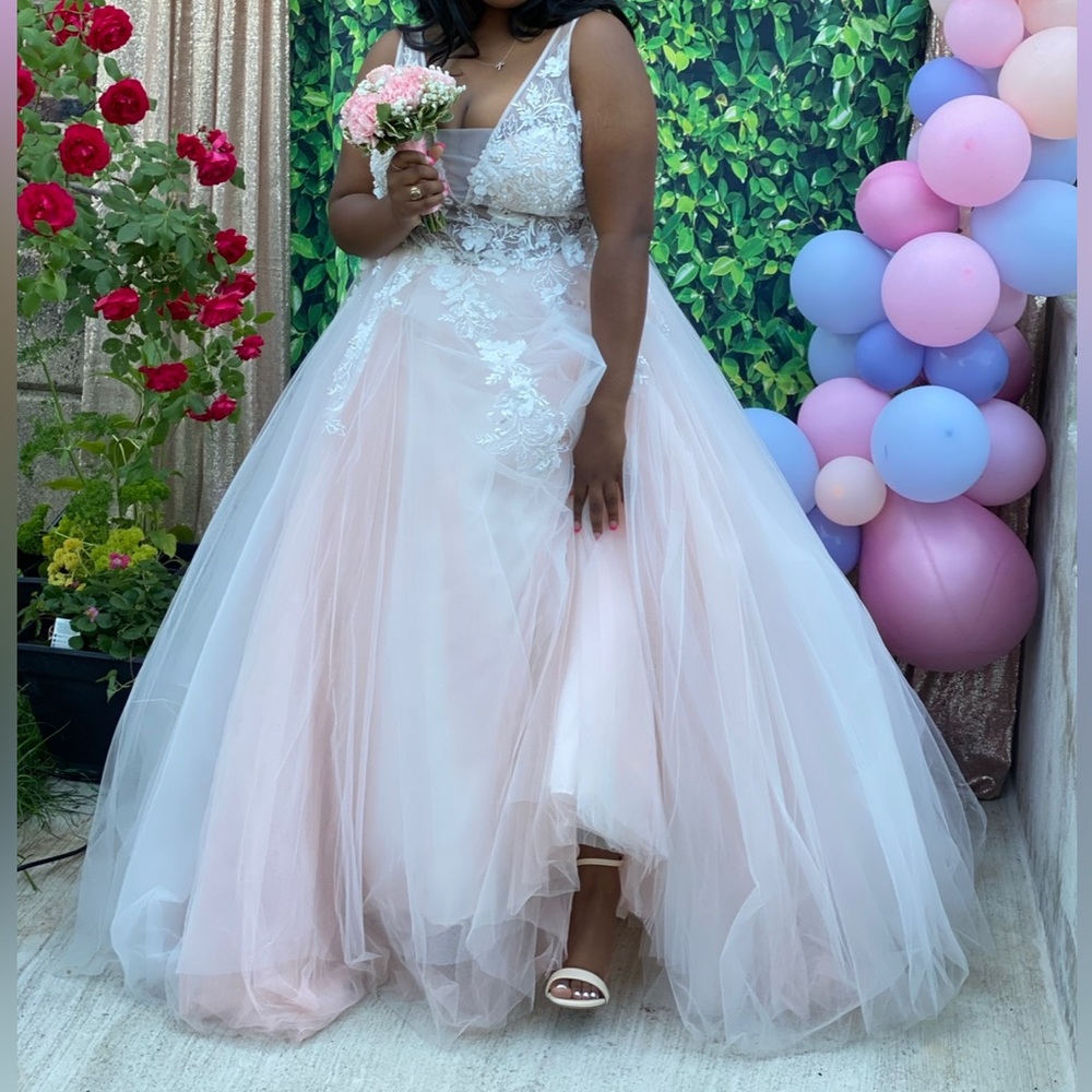 Powder pink n white formal dress. Can be worn as a wedding/ Prom/or Formal dress